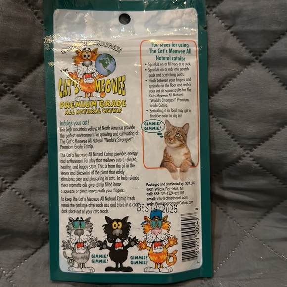 Giraffe print toy with faux fur has jingle bell inside - Picture 3 of 6